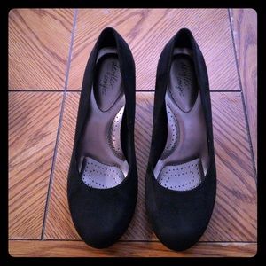 Black wedge heel size M